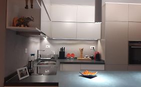 Lake View Apartment