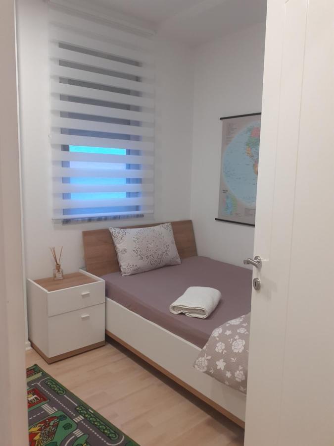 Lake View Apartment Tirana Exterior photo